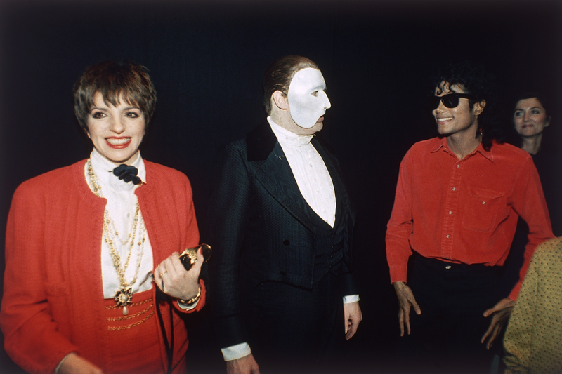 Illustration for article titled Celebrities in 1988 Sure Loved Going to See Phantom of the Opera